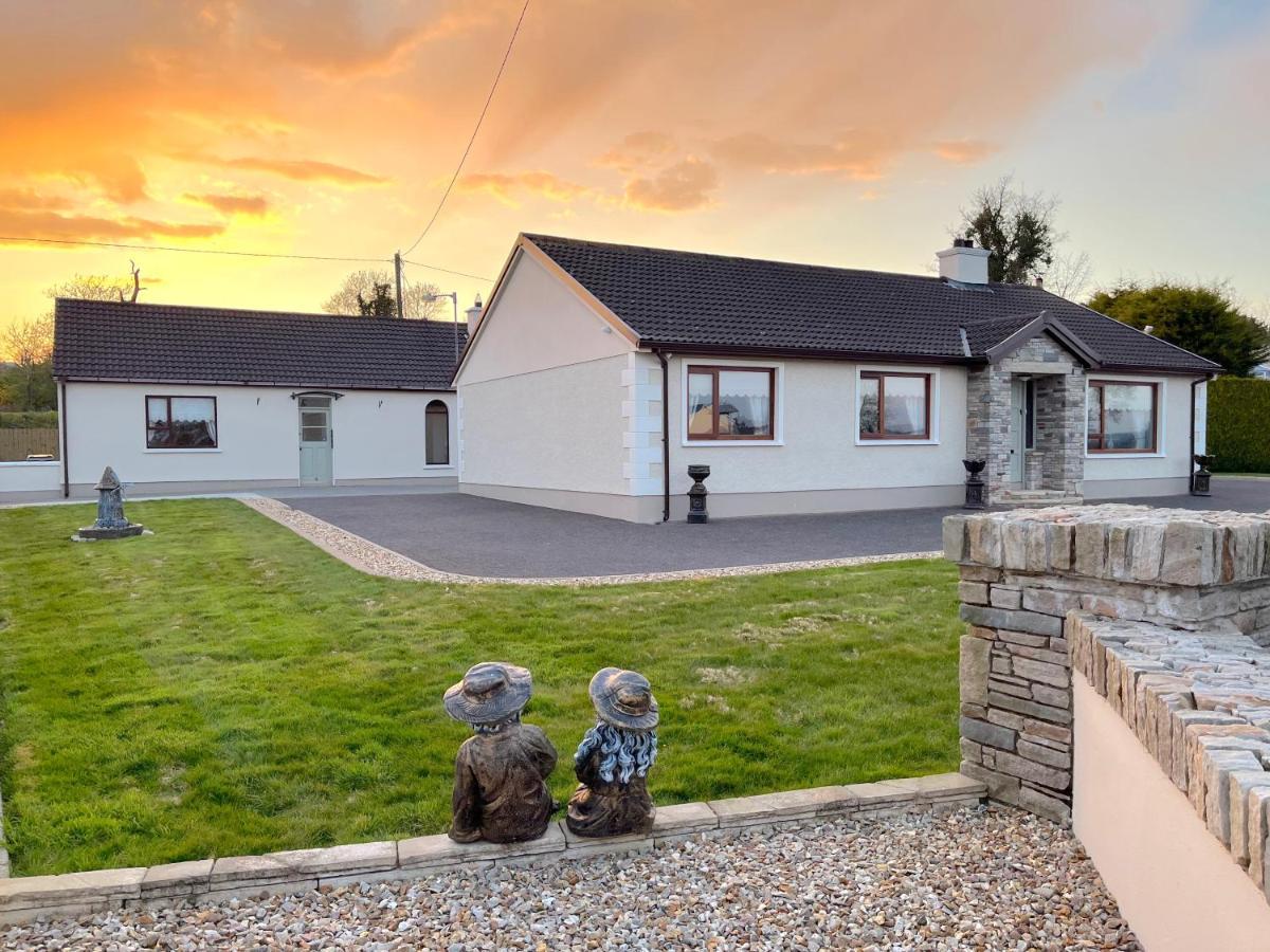Steeple View B&B Guesthouse Donegal - Newly Renovated In 2023 Ballybofey Exterior photo